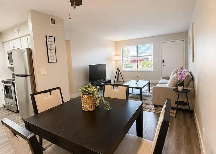 Serene East Valley 2br/2ba Getaway Apartment Mesa