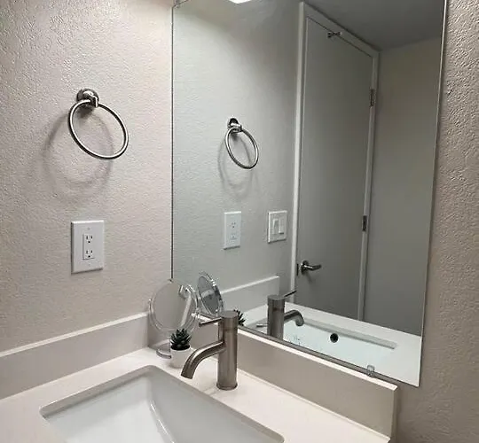 Serene East Valley 2br/2ba Getaway