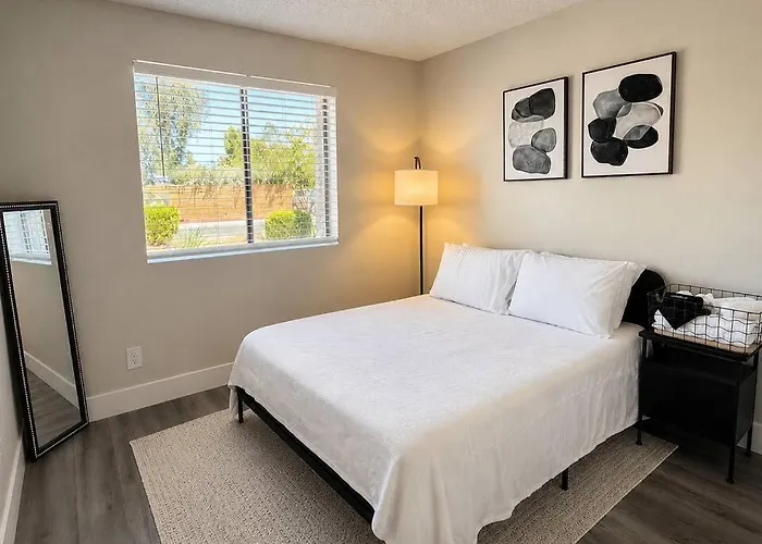 Serene East Valley 2br/2ba Getaway